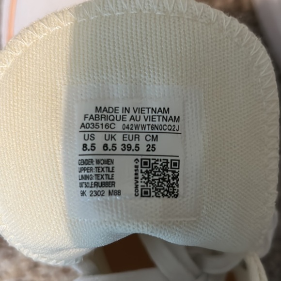 Converse Chuck Taylor All Star Lift Platform Sneaker - SOLD OUT in stores! - Picture 8 of 8